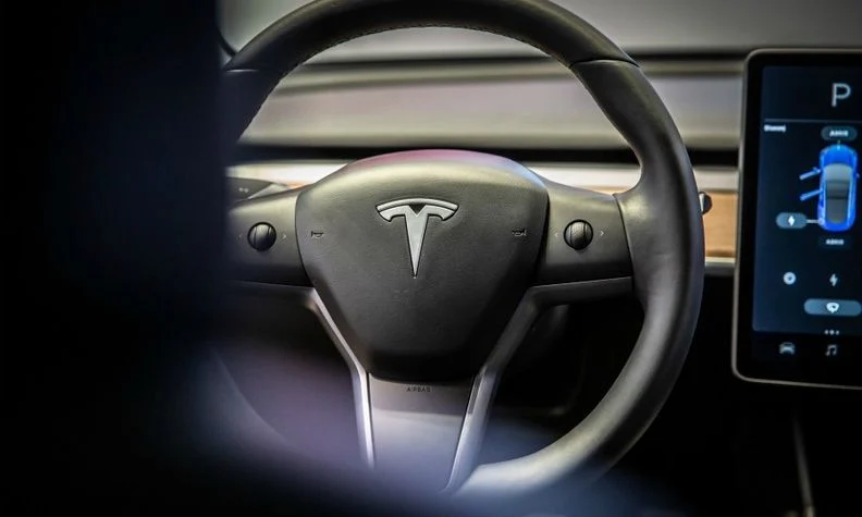 Tesla afirma que o Autopilot é seguro; SEC está pronta para distribuir acordo de US$ 40 milhões com Musk