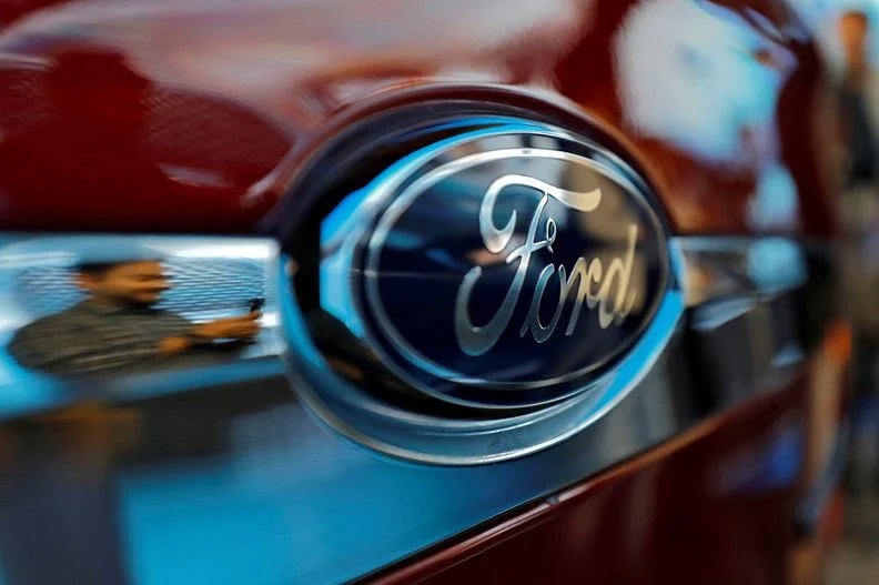 Ford registra prejuízo líquido de US$ 3,1 bilhões no primeiro trimestre, vinculado à queda das ações da Rivian