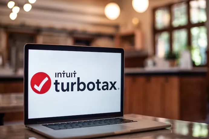 Intuit concorda com acordo de US$ 141 milhões por anúncios 'enganosos' da TurboTax