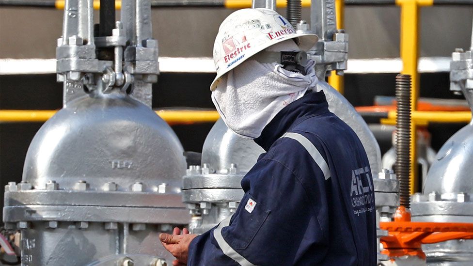 Saudi Aramco: Gigante do petróleo vê lucros saltarem à medida que os preços sobem