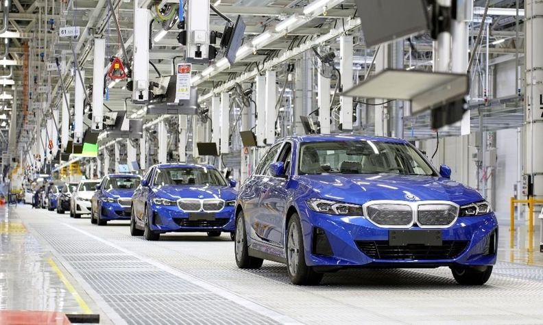BMW inicia produção em nova fábrica de US$ 2,2 bilhões na China para acelerar impulso de EV