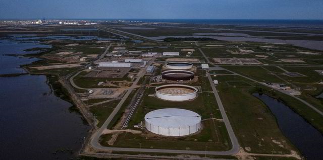 EUA venderão até 45 milhões de barris de petróleo da Reserva Estratégica de Petróleo (SPR)
