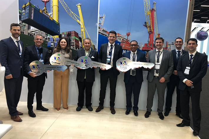 Porto Chibatão e Liebherr celebram contrato para aquisição de quatro novos LBS 800
