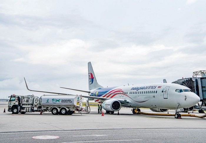 Companhias aéreas planejam reduzir emissões de CO2 com combustível de aviação sustentável (SAF)