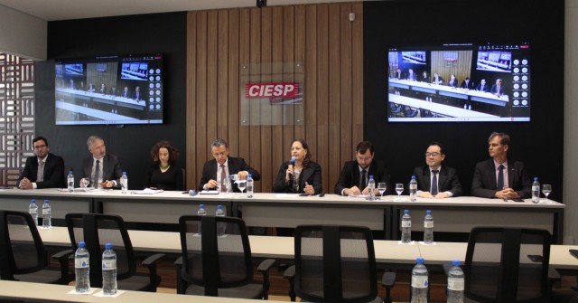 Especialistas debatem o tema transação tributária e a relação com o contribuinte