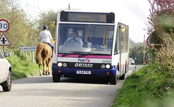 Governo oferece £ 170 milhões para limitar as tarifas de ônibus e aumentar a produtividade rural em toda a Inglaterra