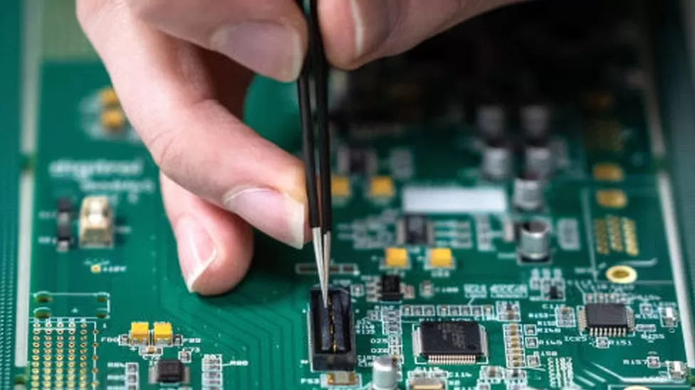 Ações de fabricantes de chips da Ásia caem após restrições dos EUA à China