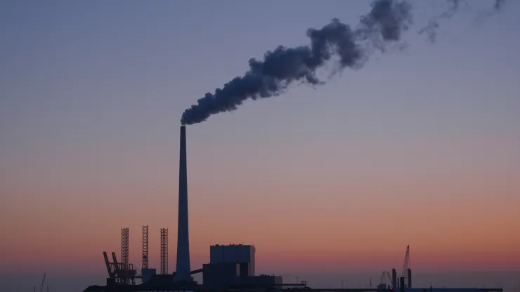 Gigantes da energia retornam a combustíveis fósseis como carvão enquanto a Europa se prepara para o inverno