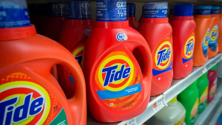 Os lucros da Procter & Gamble batem à medida que os preços mais altos compensam a queda no volume