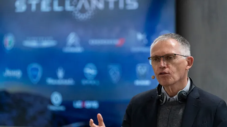 Stellantis estreia Jeep totalmente elétrico e promete nova meta de autossuficiência energética