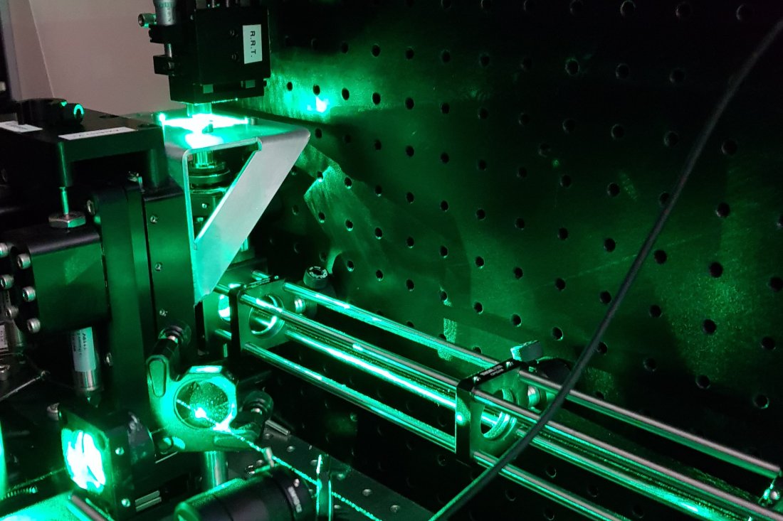 Projeto de £ 1,3 milhão investiga se robôs podem ser usados para construir lasers