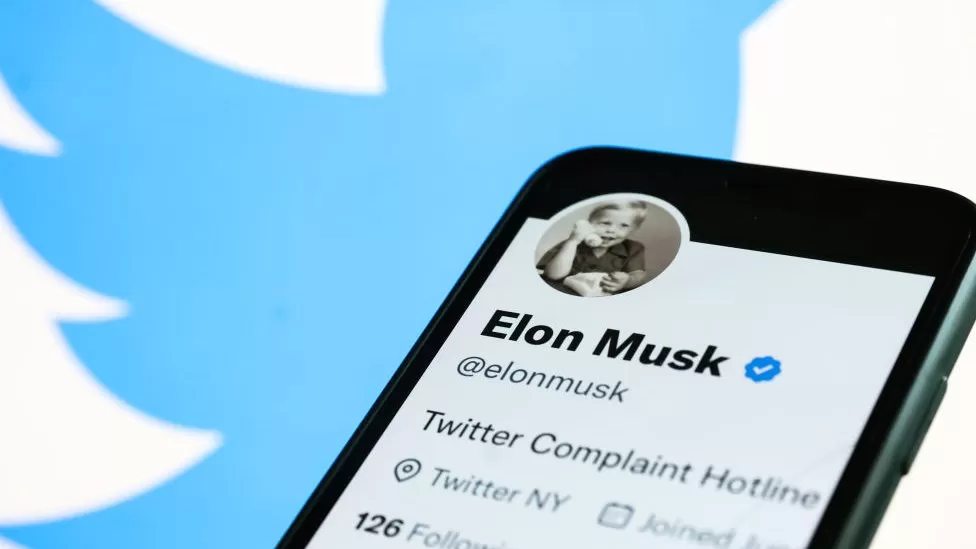 Twitter confirma taxa para verificação de visto azul após aquisição de Musk