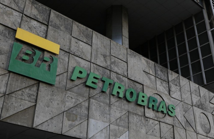 Preço do gás de cozinha fica 10% mais barato nas refinarias da Petrobras a partir desta quinta-feira