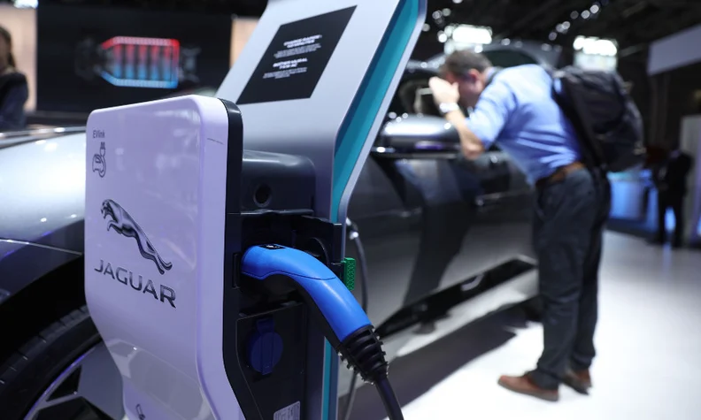 Tata, proprietária da Jaguar Land Rover, fabrica células de bateria EV na Europa