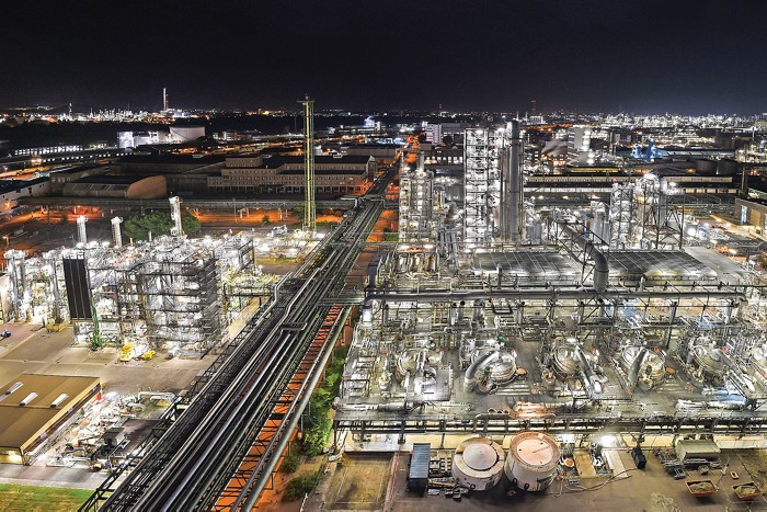 A BASF está interrompendo a produção de amônia na Alemanha