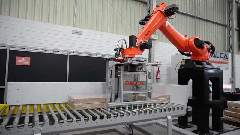 Empresa paranaense busca solução robótica desenvolvida pela Dalca Brasil para aumentar produtividade