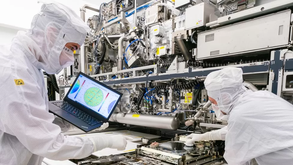 Guerra de chips EUA-China: ASML diz que funcionário da China roubou dados