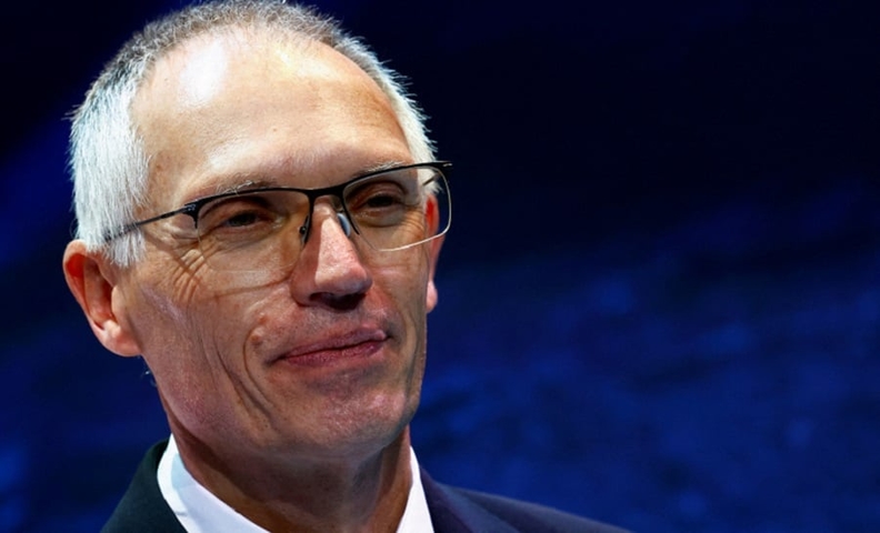 O salário do CEO da Stellantis Tavares em 2022 caiu 14%