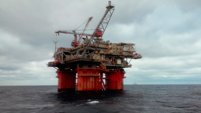 Rússia cortará produção de petróleo em retaliação que eleva preços