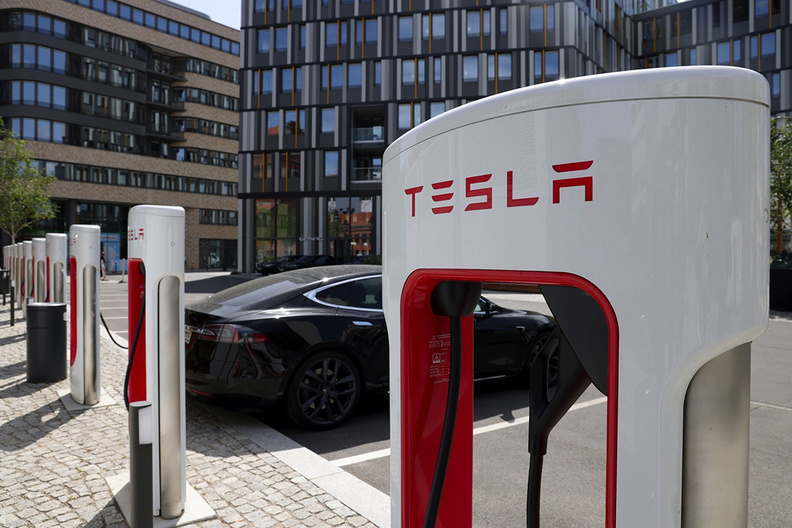 Tesla abrirá rede de carregamento dos EUA para rivais em programa federal de US$ 7,5 bilhões