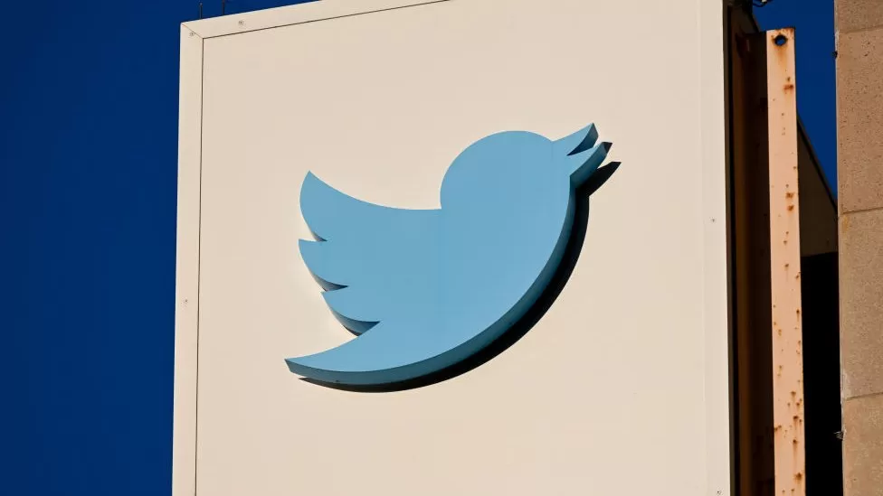 Twitter demite mais 200 funcionários