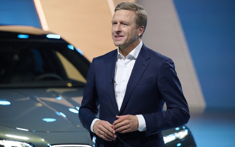 BMW espera atingir 50% da meta de vendas totalmente elétricas 'bem antes' de 2030