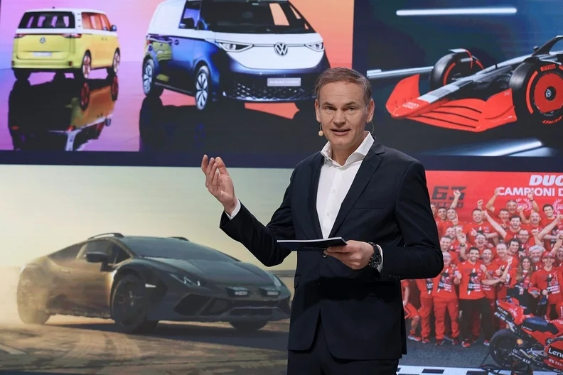 VW aumenta gastos para US$ 193 bilhões para impulsionar EV, esforços de software