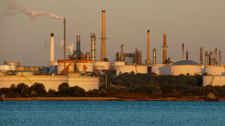 Estes são os países que serão ‘mais atingidos’ se o preço do petróleo chegar a US$ 100