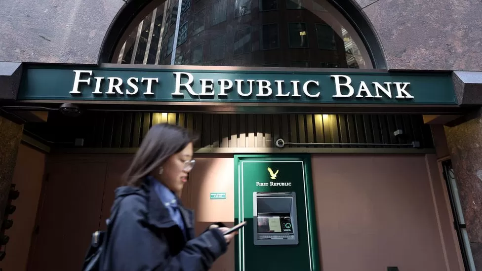 First Republic Bank: mais de US$ 100 bilhões em saques este ano