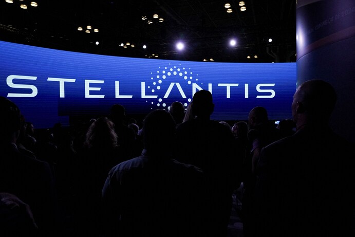 Gigante automobilística Stellantis oferece aquisições para 33.500 trabalhadores