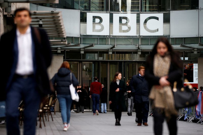 Twitter: BBC se opõe ao rótulo de 'mídia financiada pelo governo'