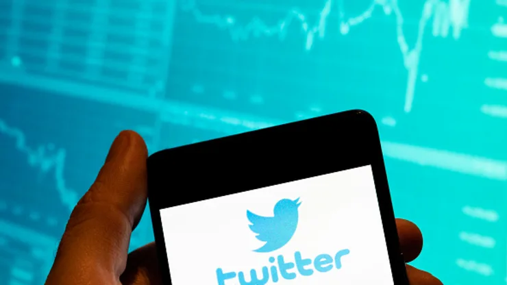 Twitter faz parceria com a eToro para permitir que os usuários negociem ações e criptomoedas enquanto Musk empurra o aplicativo para as finanças