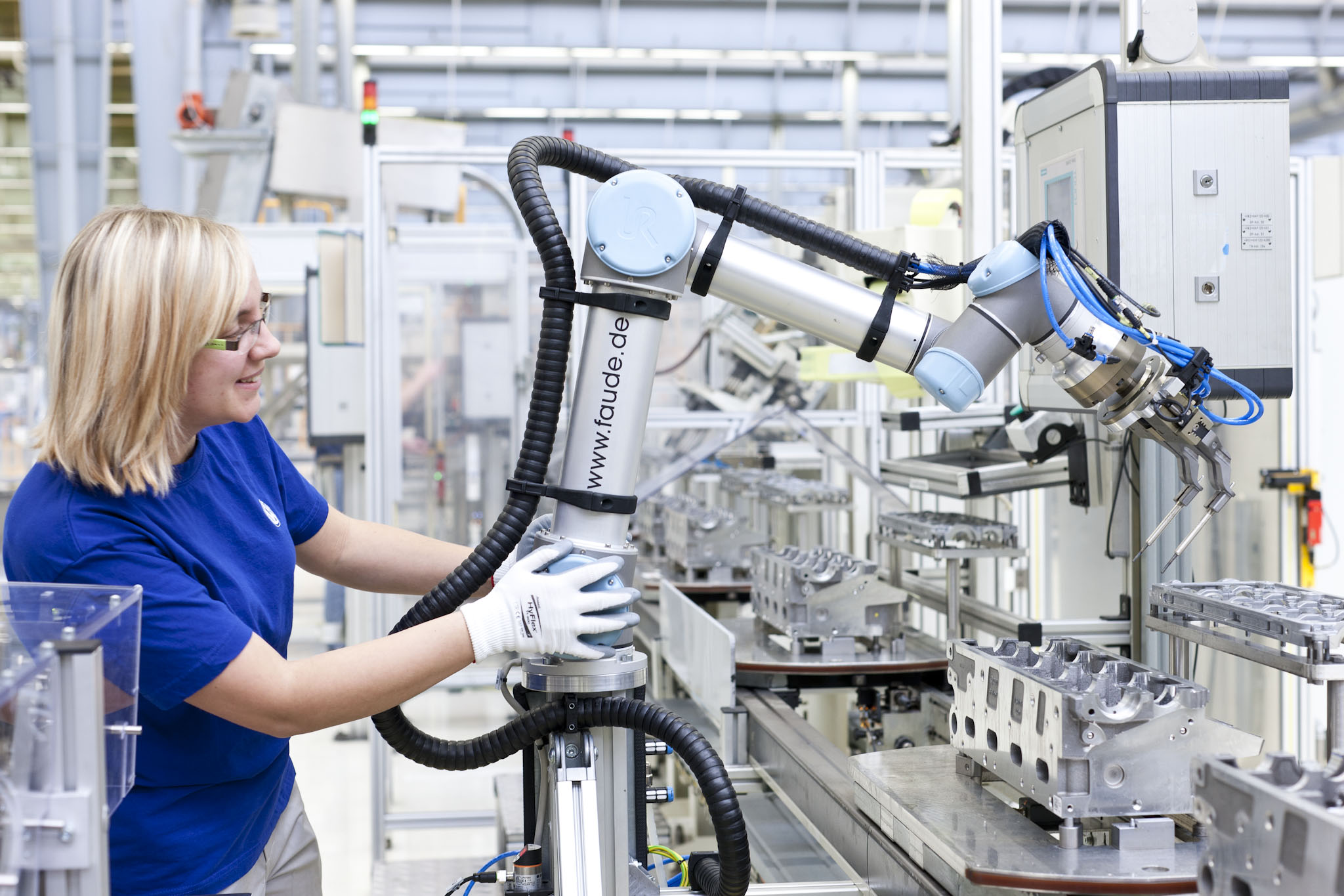 Atuação dos Cobots contribui para o lado social das indústrias