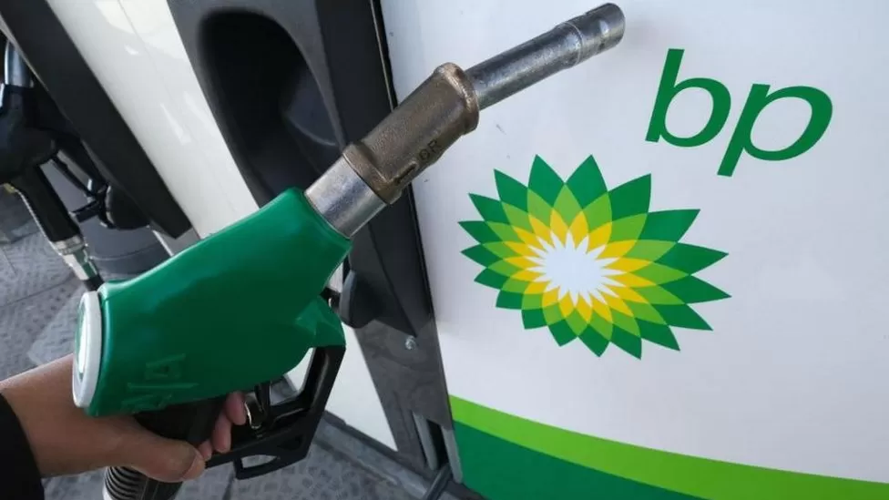 Lucros abundantes da BP de £ 4 bilhões em três meses provocam críticas