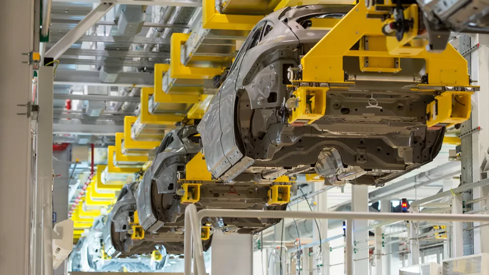 Proprietário da Jaguar Land Rover escolherá o Reino Unido em vez da Espanha para uma gigante fábrica de baterias de carros