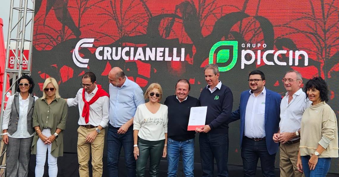 Grupo Piccin e Crucianelli oficializam acordo para a produção de máquinas agrícolas no Brasil