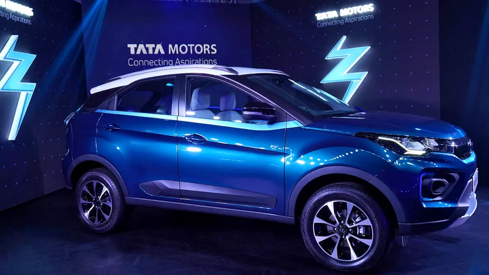 Dono da Jaguar Land Rover gastará £ 4 bilhões em fábrica de baterias no Reino Unido