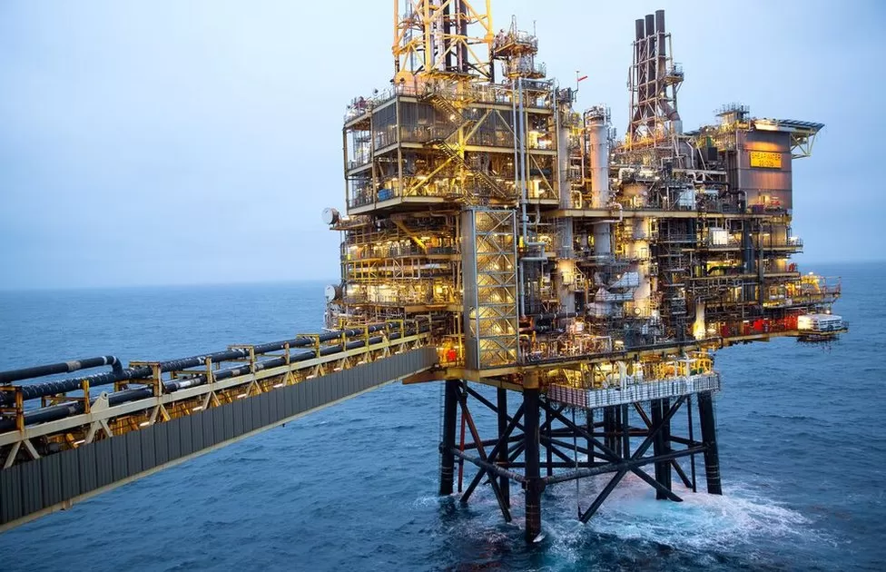 Gigante do petróleo Shell alerta que corte na produção é 'perigoso'