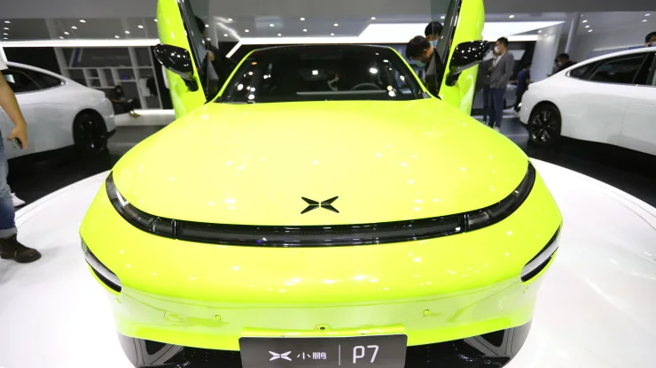 As ações da Xpeng caem 7% depois que a fabricante chinesa de carros elétricos registra uma perda trimestral recorde