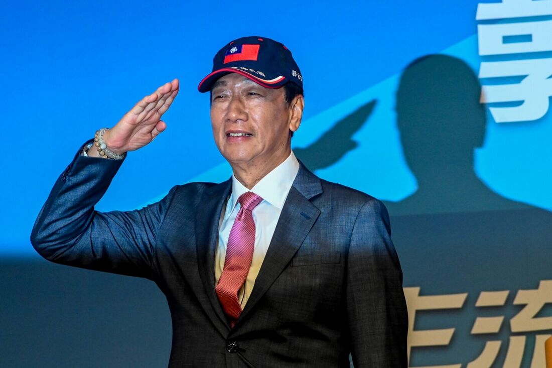 Terry Gou, Fundador da Foxconn, Entra na Corrida Presidencial de Taiwan