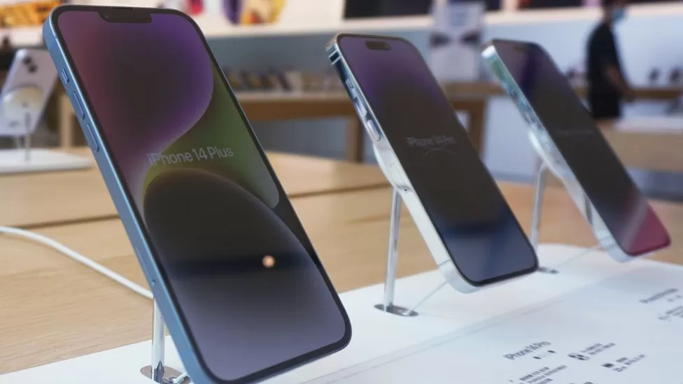 Ações da Apple caem após relatórios de proibição do iPhone pelo governo da China