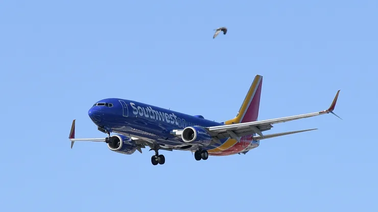 Companhias aéreas alertam sobre aumento nos custos de combustível, Southwest reduz perspectiva de receita