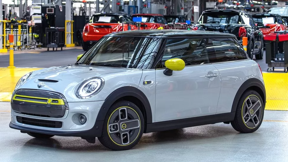 Investimento da BMW garante futuro das fábricas Mini