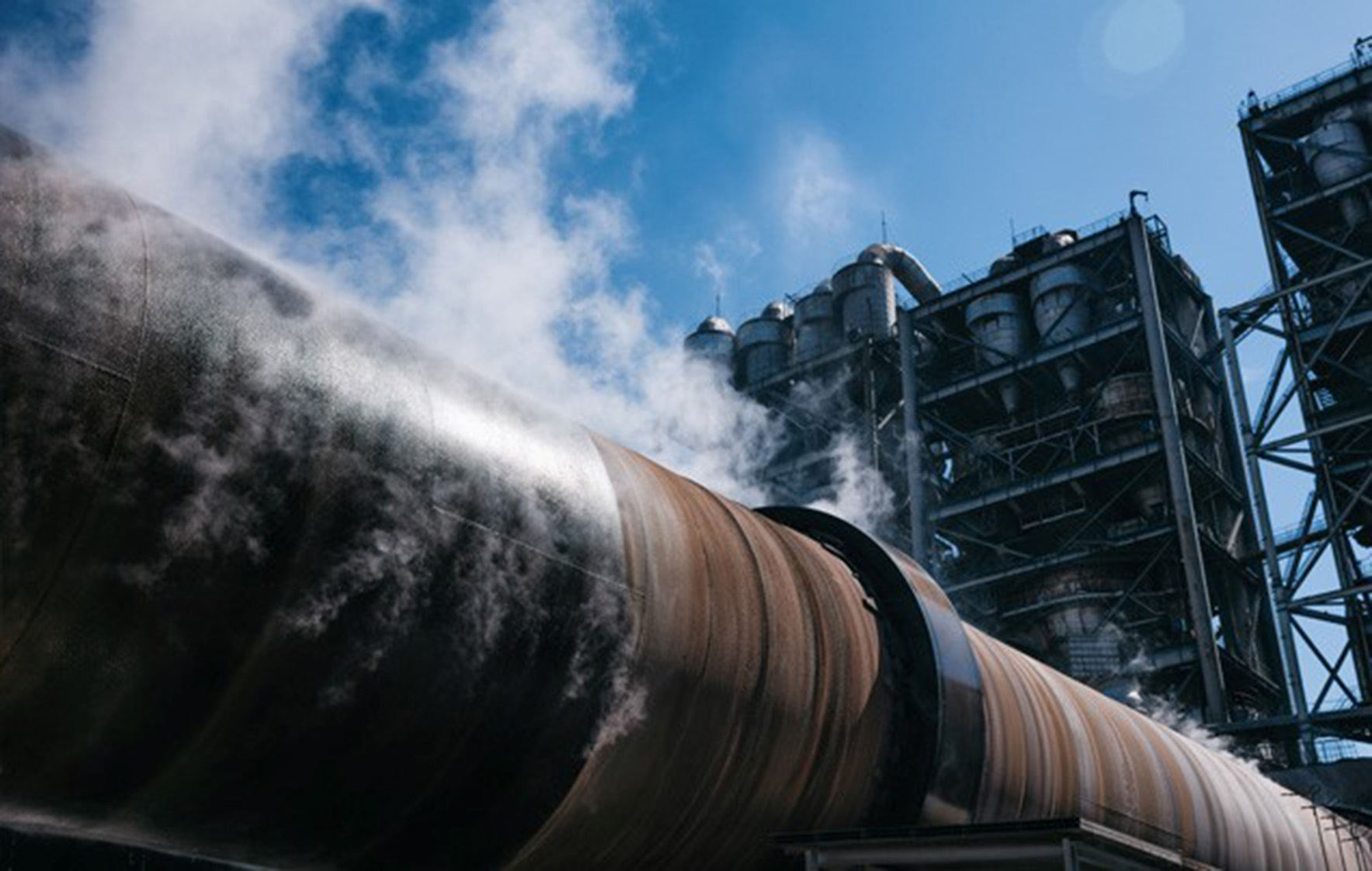 Automação reduz consumo de energia em fábrica de cimento japonesa