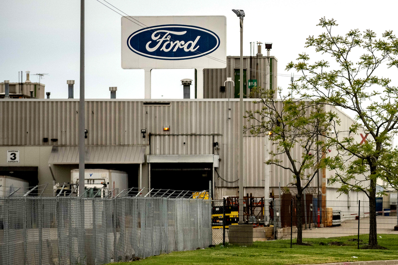 Ford compromete investimentos em fábricas de Chicago como parte do acordo UAW