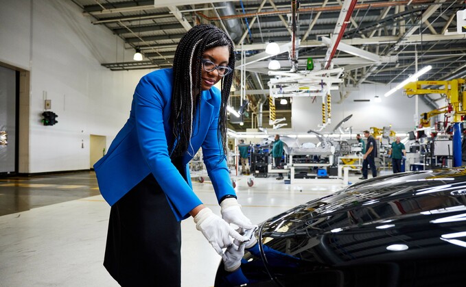 Governo promete £ 9 milhões para veículos elétricos com bateria de luxo da Aston Martin