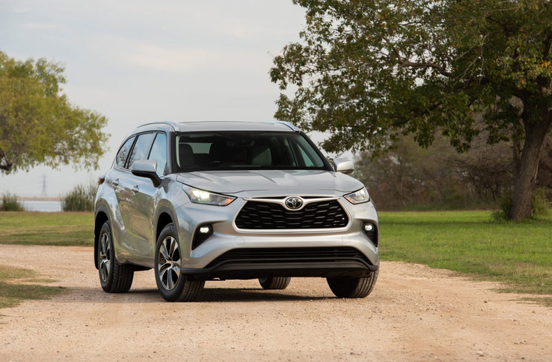 Toyota faz recall de 1 milhão de crossovers Highlander em todo o mundo