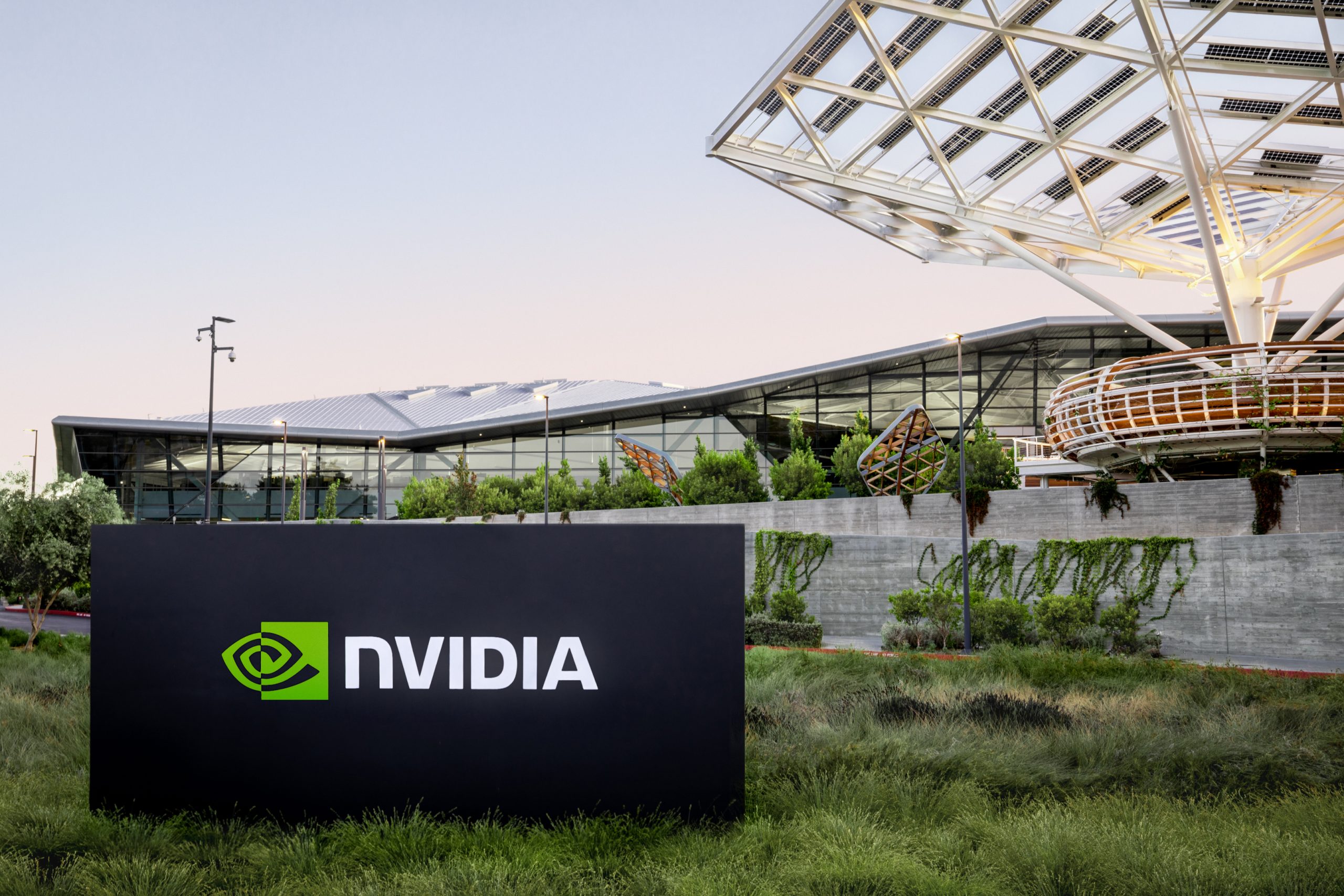 NVIDIA encerra 3º trimestre com receita recorde de US$ 18,12 bilhões