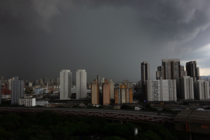 Setor de comércio e serviços perdeu R$ 1,3 bilhão em faturamento bruto por causa do apagão na cidade de SP