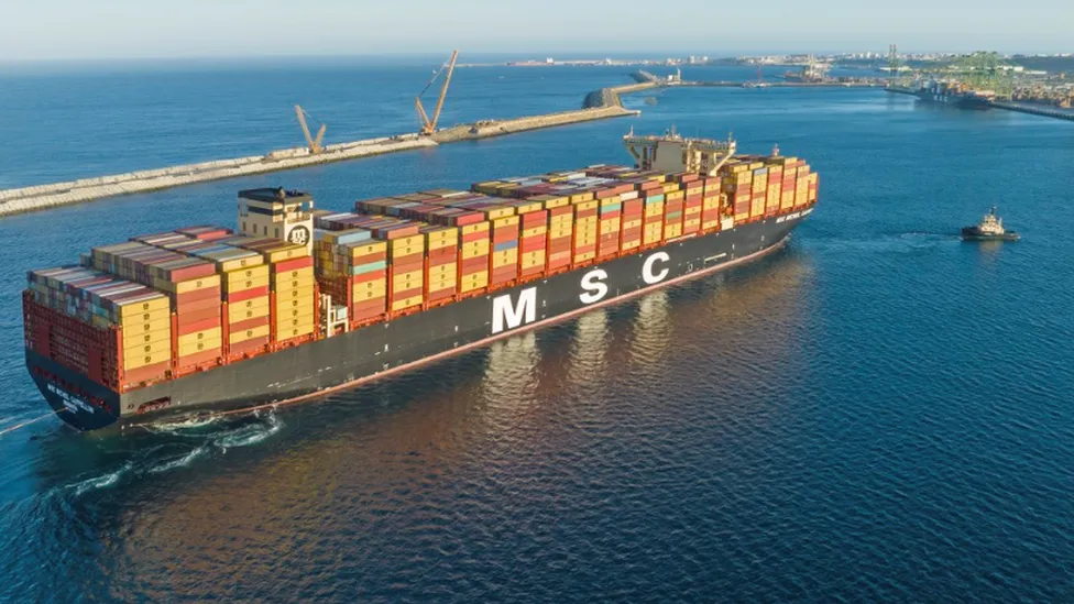 Mais grandes empresas de transporte marítimo interrompem rotas do Mar Vermelho após ataques